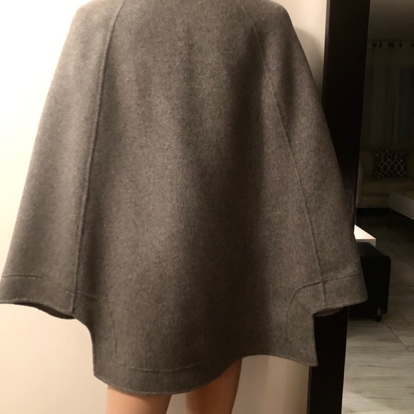 Beautiful Laundry By Design Gray Poncho Size Small - Picture 2 of 7